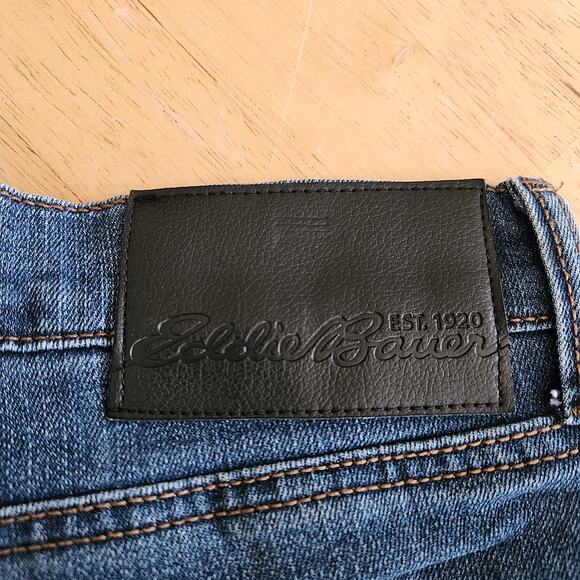 Eddie Bauer Men's 32 X 32 Straight Fit Flannel Lined Denim Jeans - Picture 6 of 9